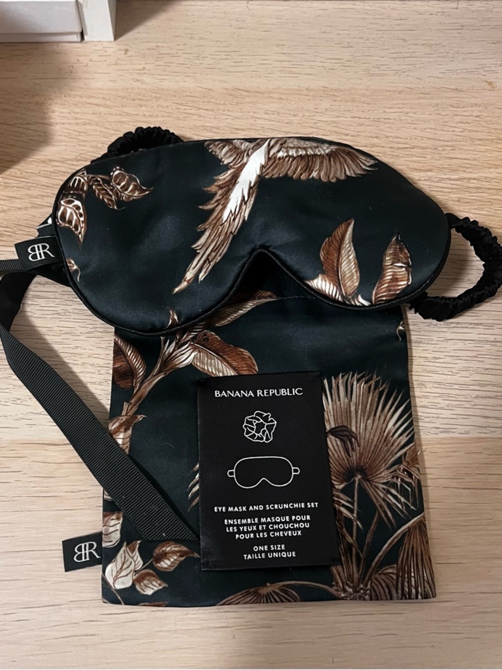 NWOT Banana Republic Floral Silk Blend Eye Mask, Scrunchie & Bag Set